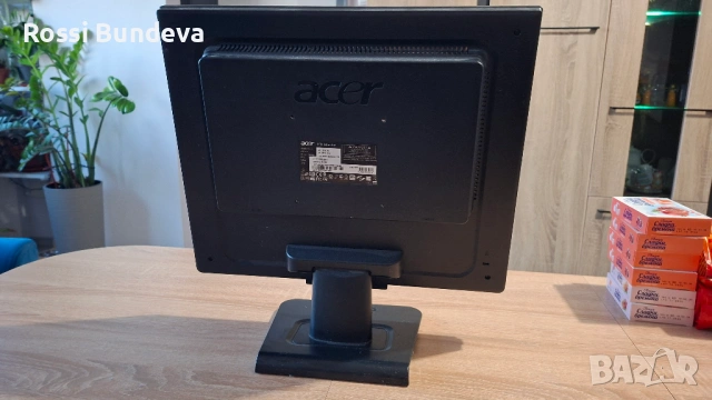 Монитор Aser 19", снимка 3 - Монитори - 54247213