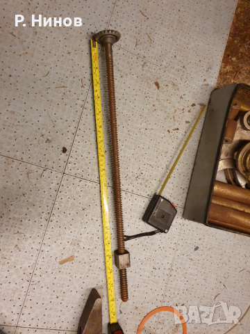 винт с трапецовидна резба и квадратна гайка  13 мм х 450 мм  за линейни движения, снимка 1