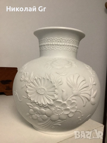 Ваза за цветя порцелан произведено в Германия Kaiser  отличен състояние височина  16 см