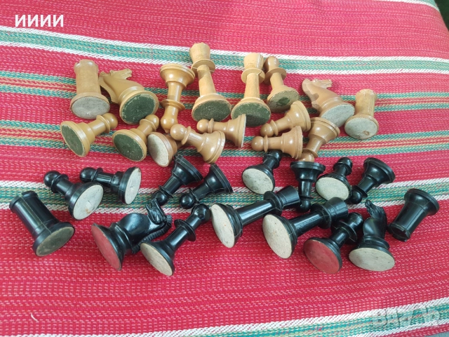 Фигури за шах от бакелит, снимка 2 - Други ценни предмети - 52886418
