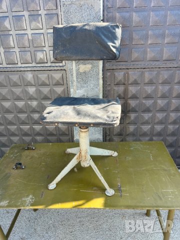 Продавам стол на винт , снимка 1