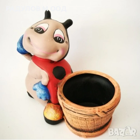 Градинска фигура с кашпа Калинка