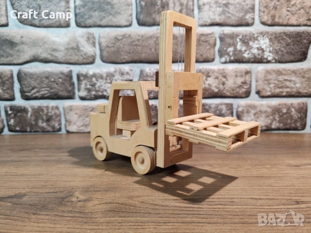 Дървен модел на Мотокар / Електрокар / Товарач – Craft Camp, снимка 2 - Коли, камиони, мотори, писти - 52738575