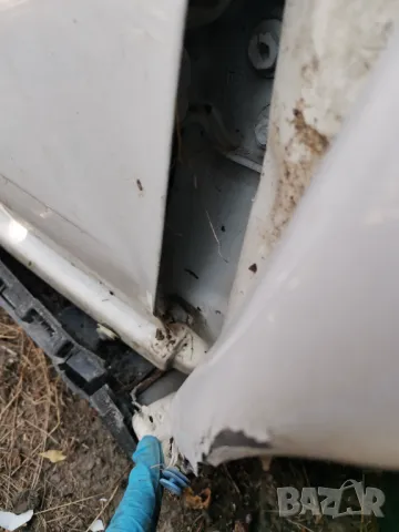Предна дясна врата Дачия Дъстър 2010-2018г, снимка 16 - Части - 47476549