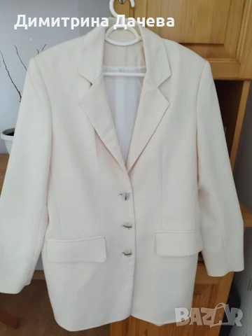 Дамско сако, бяло/крем, със стилни копчета