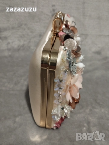 ЕЛЕГАНТНА ДАМСКА ЧАНТИЧКА  - сатен и декоративни цветя , снимка 7 - Чанти - 53087372