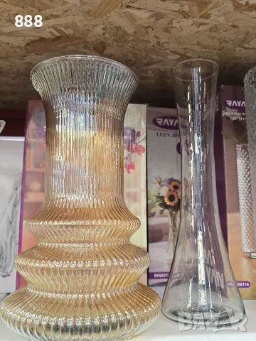 стъклени вази и кани