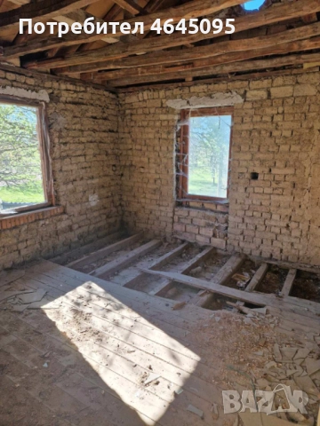 Двуетажна къща с двор и гледка към Балкана – село Тъжа, снимка 3 - Къщи - 52337664