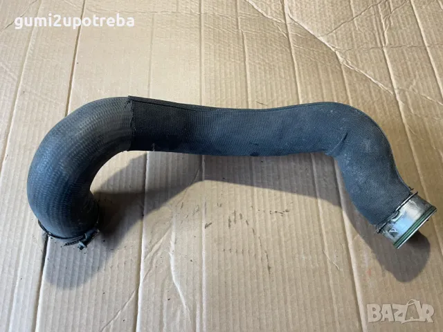 Маркуч Интеркулер Дясно 7P0145738B Porsche Cayenne 3.0D 92A/EG22/2012, снимка 2 - Части - 49108696