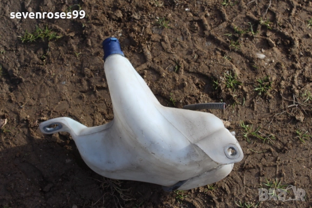 Казанче чистачки с помпичка Фиат Пунто 2 2001 1.2i 60 Fiat Punto 2  2/3врати, снимка 4 - Части - 53194146