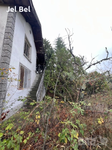 Къща на 2 Етажа в Казанлък с 1.1 дк Двор във Вилна Зона "Старите Лозя", снимка 4 - Къщи - 52183841