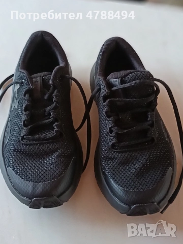 Дамски обувки Under Armour Surge, снимка 2 - Маратонки - 54246651