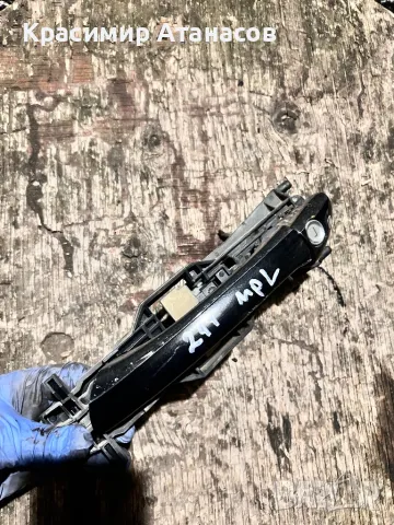 Външна дръжка врата предна лява за Мерцедес Е-класа W211., снимка 2 - Части - 47855327