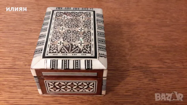 Малка кутия изработка дърво и седеф , снимка 3 - Декорация за дома - 48539508