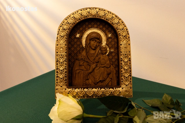 Релефна икона на Дева Мария с Младенеца – позлатена, от дъб, снимка 5 - Икони - 53223149