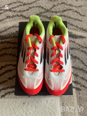 Футболни бутонки 30 1/2, снимка 3 - Детски маратонки - 53945694