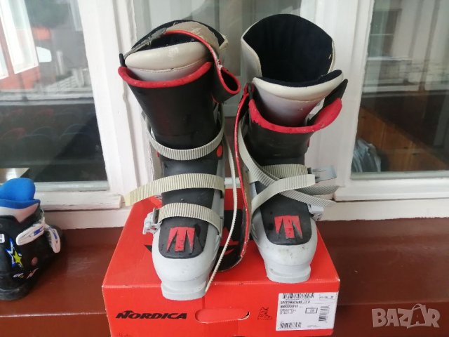 Ски обувки 43 номер Налични са и други номера ски обувки. 40 39 38 37 36 35 34 33 32 31 30 Внос 