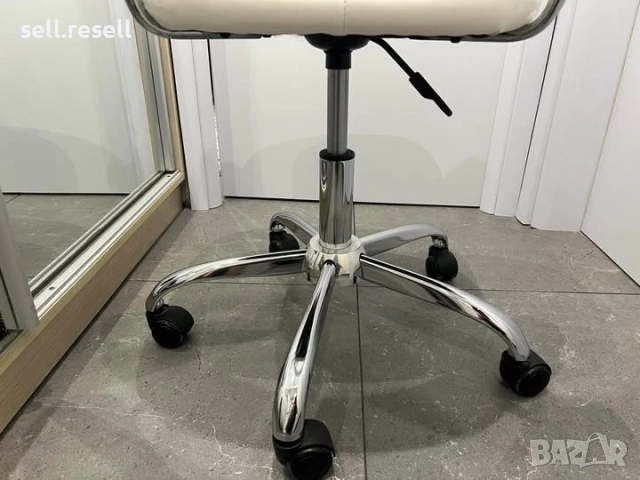 офис стол jysk, снимка 2 - Столове - 52564271