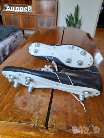 Стари футболни обувки,бутонки Стадион Габрово, снимка 5 - Други ценни предмети - 37871703