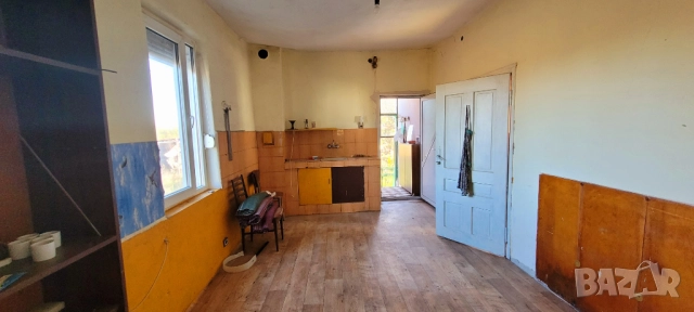 КОЛЕДНА ОФЕРТА! Kъща с голям двор, пещ и допълнителни постройки , снимка 8 - Къщи - 52416813