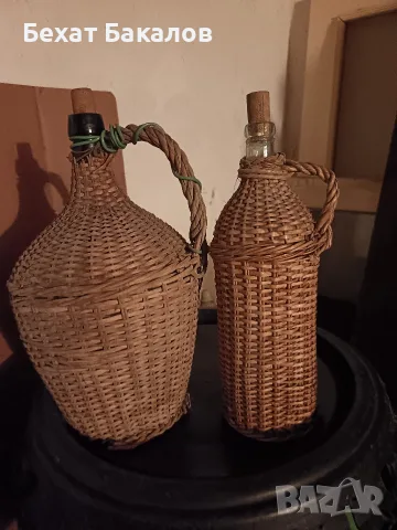 продавам 2 бр. стъклени плетени дамаджани , снимка 2 - Буркани, бутилки и капачки - 56521039