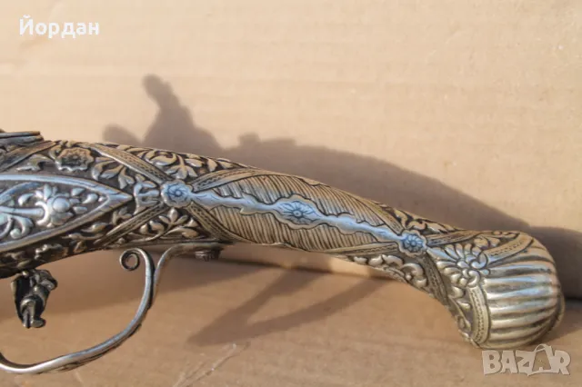 Кремъчен пистолет със сребърен обков, снимка 11 - Други ценни предмети - 47634044