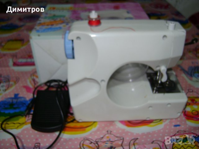 Мини шевна машинка, снимка 3 - Антикварни и старинни предмети - 44257767