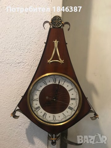 Стар стенен часовник Majak USSR
