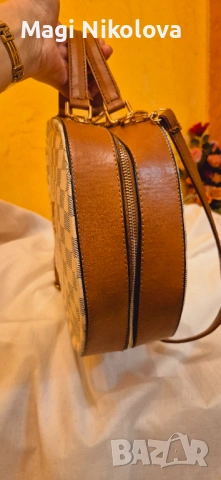 Изключително запазена дамска чанта, снимка 3 - Чанти - 54245458