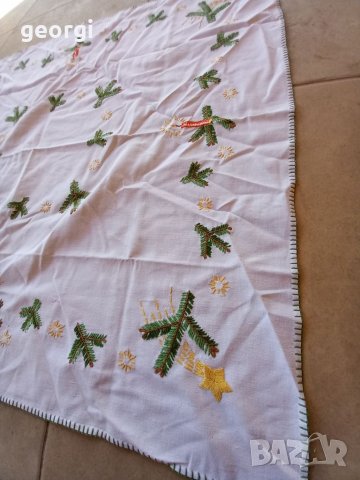 Бродирана коледна покривка 10/4