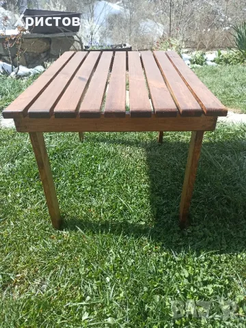 Дървена градинска масичка