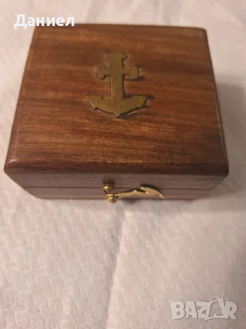 Компас от бронз с ретро дизайн в дървена кутия , снимка 3 - Подаръци за жени - 48837492