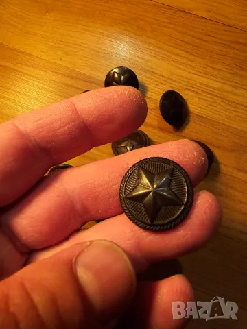 Комплект стари военни копчета от 70 те за ценители и колекционери, снимка 2 - Антикварни и старинни предмети - 49786516