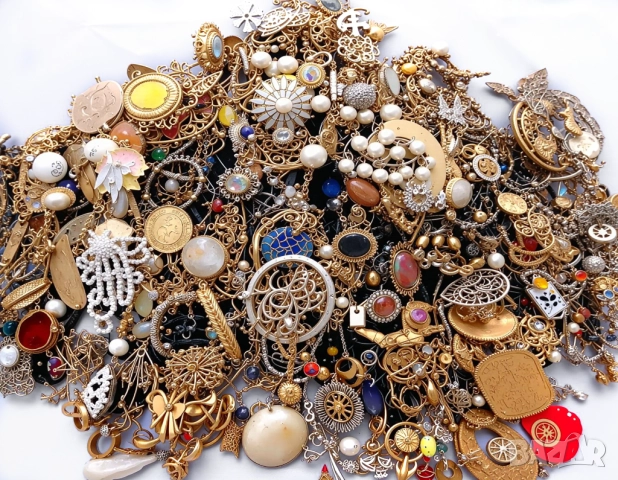 Бижута на килограм – винтидж, модерни и смесени (втора употреба)