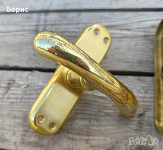 Бронзови дръжки за прозорци и врати