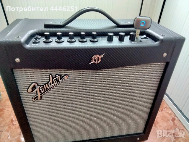 Fender Mustang II (40W) с 12 инчов говорител , снимка 2 - Китари - 53213053