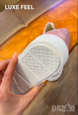 GUESS ⚜️Обувки с Камъни , снимка 5 - Дамски ежедневни обувки - 53964206