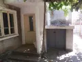 Продава - къща с имот, снимка 2