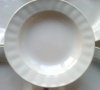 Бели  порцеланови чинии, снимка 1 - Чинии - 29466202