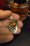 Сребърна ръчно изработена висулка  с естествен кехлибар , снимка 1 - Колиета, медальони, синджири - 44535303