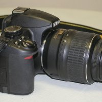 Фотоапарат Nikon D3100 с обектив Nikkor AF-S 18-55 VR, снимка 2 - Фотоапарати - 42630790
