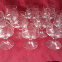 Ретро стъклени чаши гравирани, снимка 2 - Антикварни и старинни предмети - 18918918