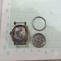 Часовник "SLAVA" ръчен дамски съветски работещ, снимка 3 - Дамски - 30495418