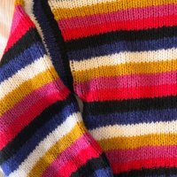 Цветен пуловер , снимка 2 - Блузи с дълъг ръкав и пуловери - 44494974