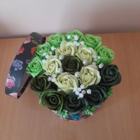 Голяма кутия със сапунени рози , снимка 2 - Изкуствени цветя - 38114729