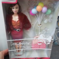 Кукла Барби с чанта и букет от балони в кутия - 32749, снимка 2 - Кукли - 37195630