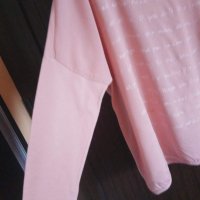 Блуза цвят пудра с надписи размер ХЛ, снимка 4 - Блузи с дълъг ръкав и пуловери - 30073082