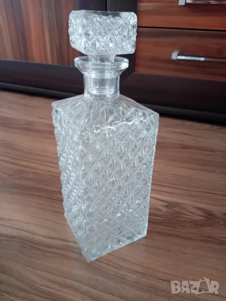 Кристално шише за алкохол от 1979г., снимка 1