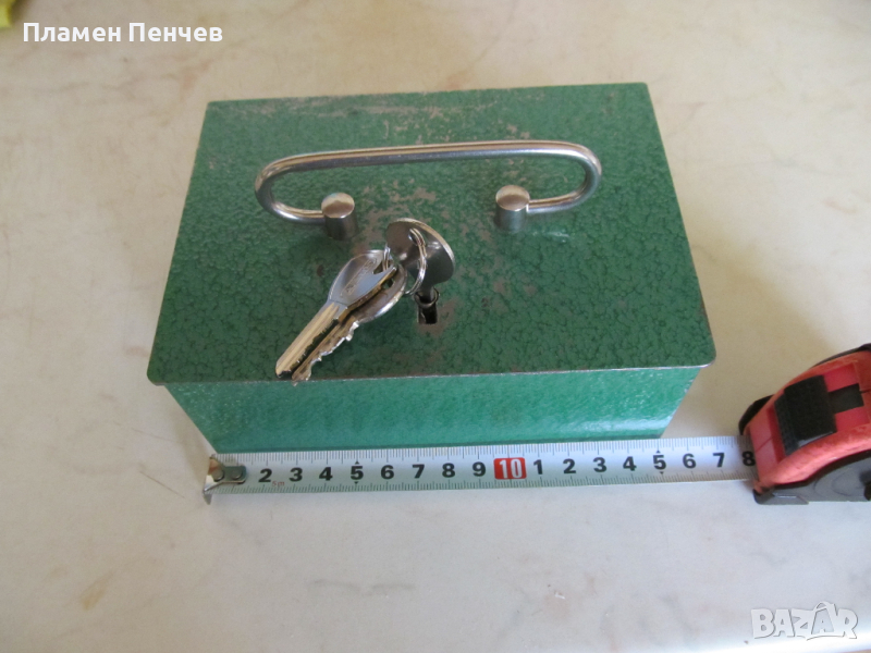 Немска метална касичка с ключе-мини сейф, снимка 1