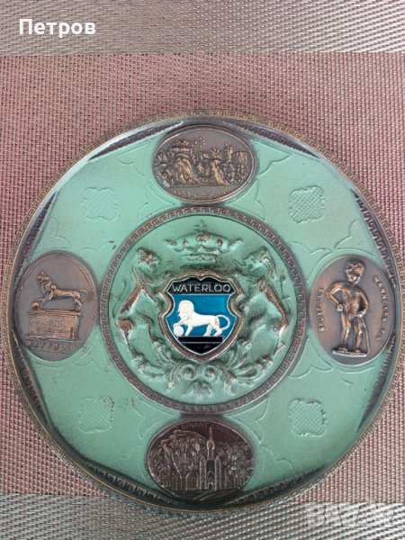 Продавам старинна декорация-пано за стена на футболен клуб Ватерло., снимка 1